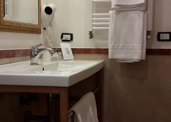 호텔 Quadrifoglio By Mancini 3*